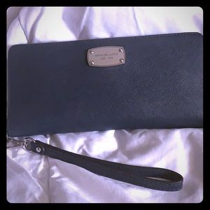 Michael Kors zip wallet/wristlet